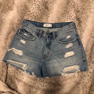 A&F mid rise boyfriend shorts 27/4